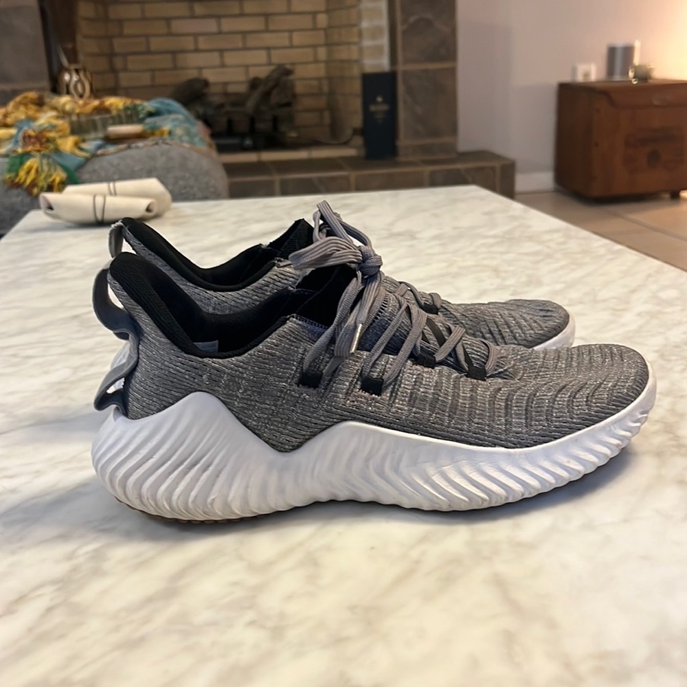 Adidas Alpha Bounce Men’s Sneaker size US 11
